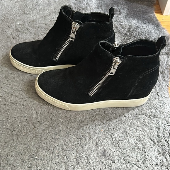 Black high platform zip up shoes - Picture 2 of 3